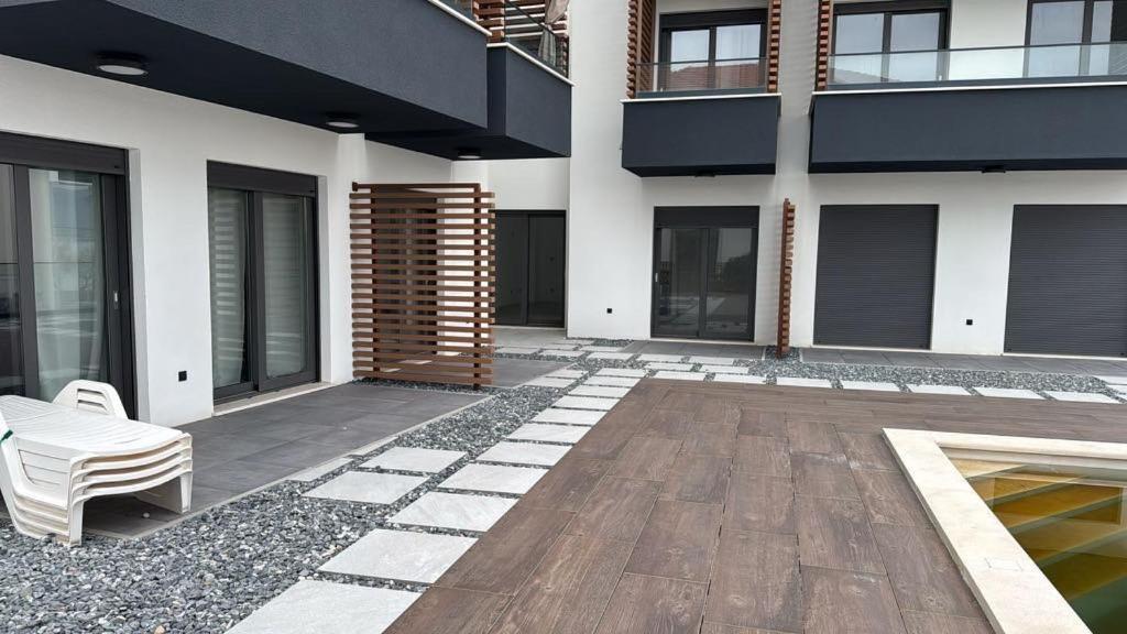 Apartament Slatine No 1 สลาทิเน ภายนอก รูปภาพ